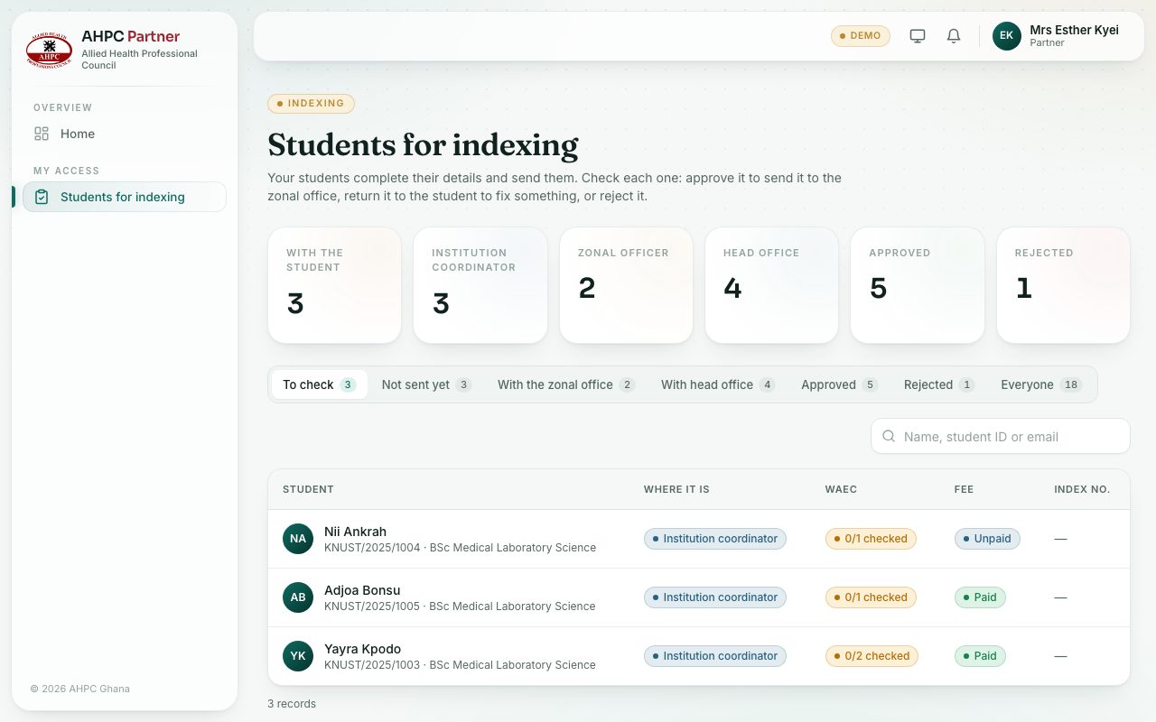 Students for indexing: the To check tab lists the students waiting for you.