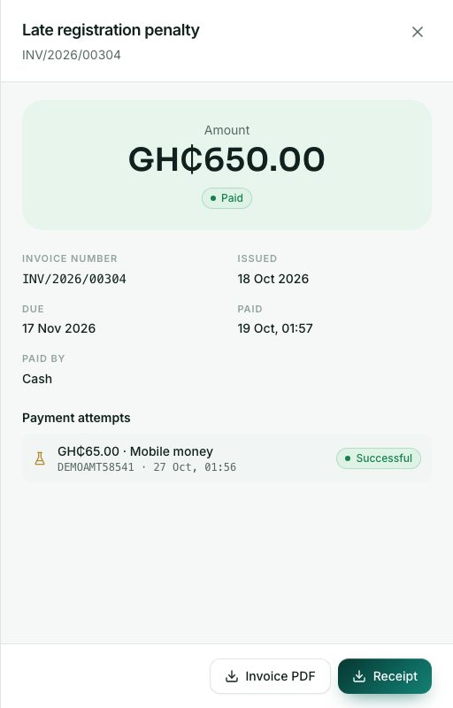 One invoice opened: amount, dates and payment attempts.